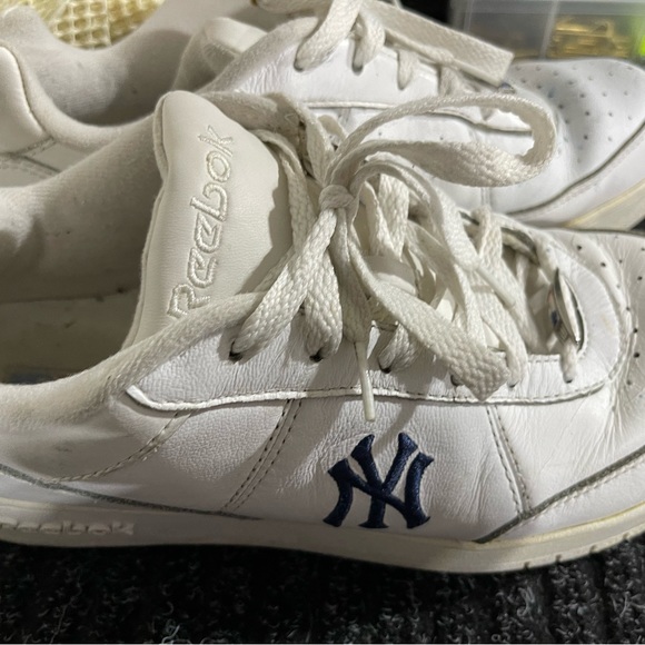 reebok yankees sneakers